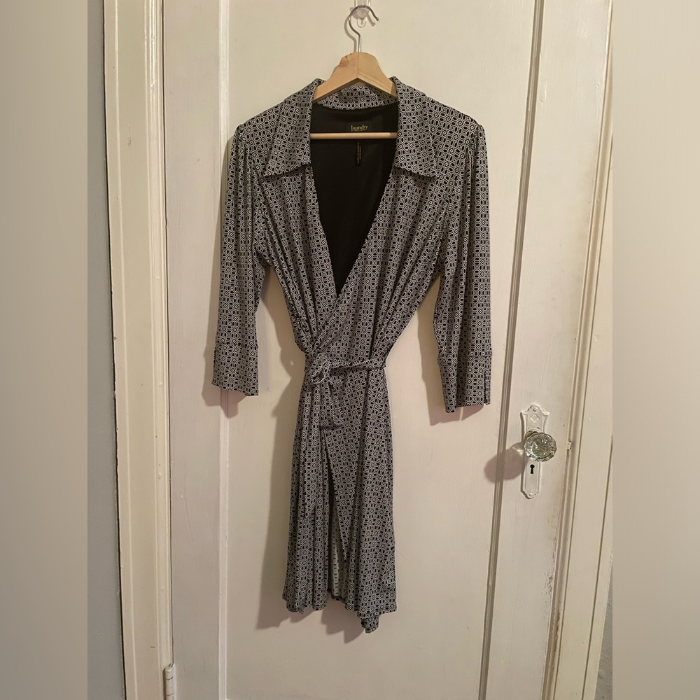 Laundry Black and White Geometric Collared Half Sleeve Wrap Shirt Dress Sz. L